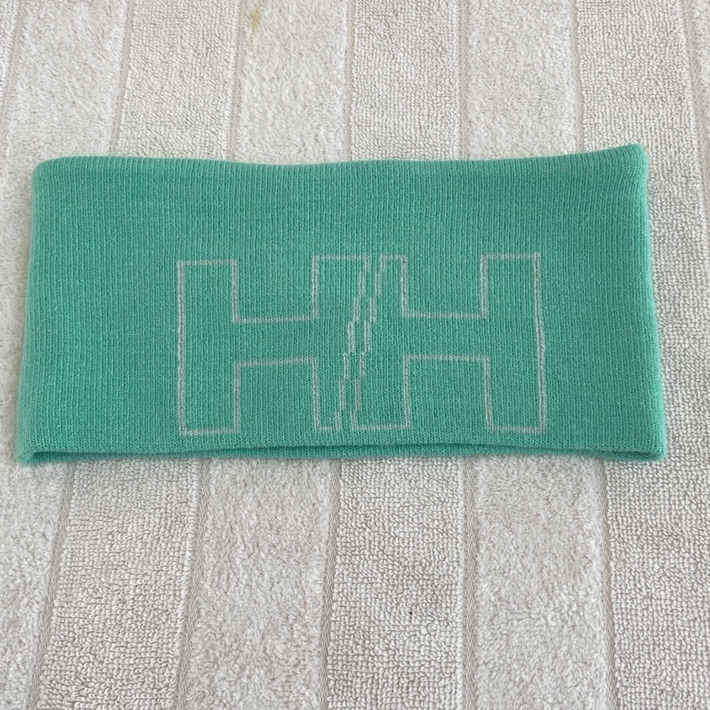 Helly Hansen NWOT winter ski headband​​​​​​
